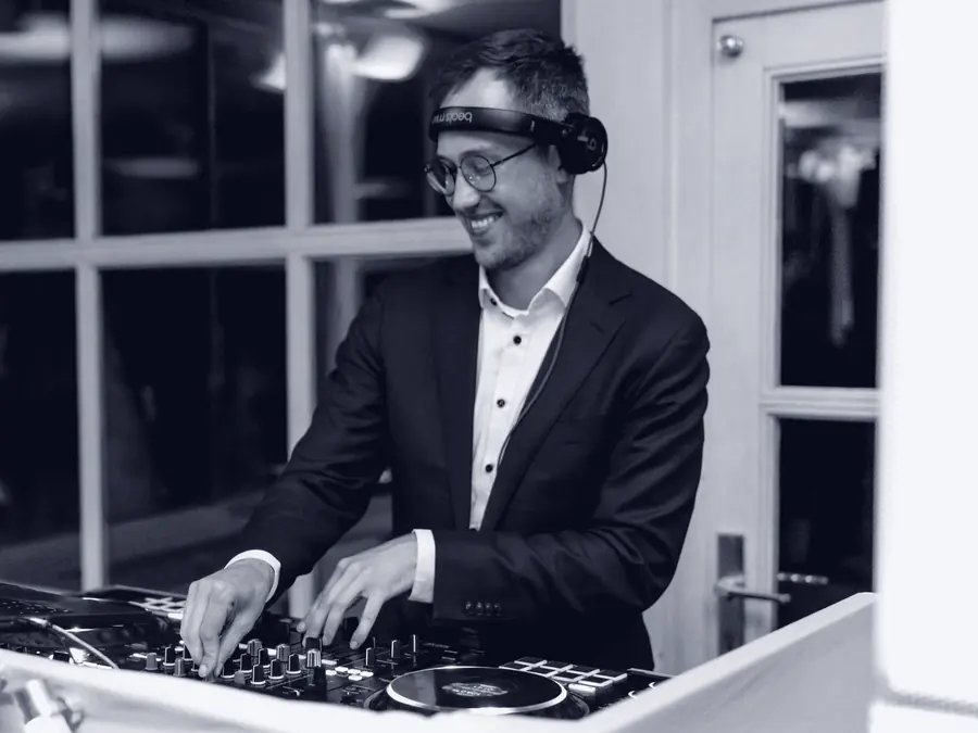 DJ am Pult